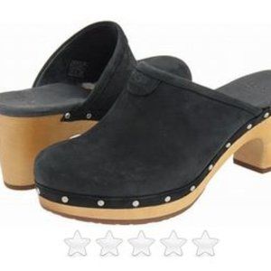 Black UGG slip on clogs Sz9 Suede material